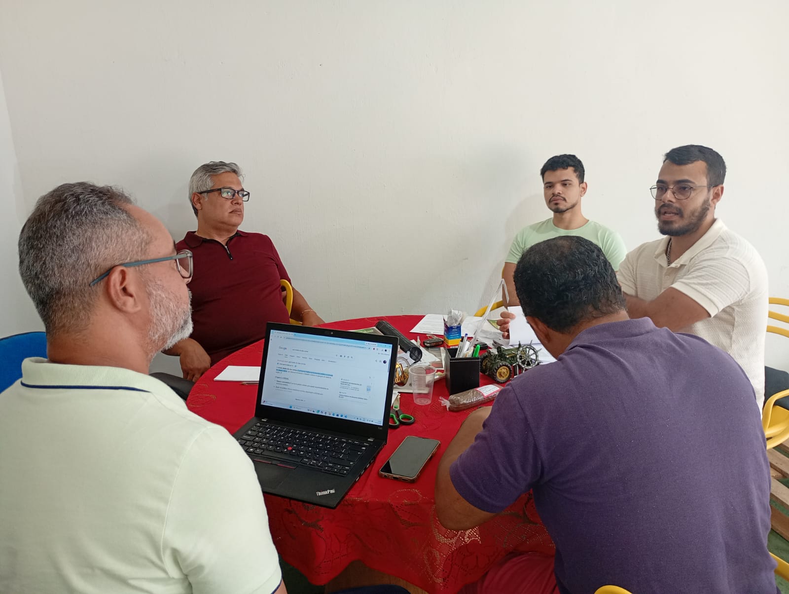 A conversa girou em torno da padronização das embalagens dos produtos comercializados pela cooperativa.